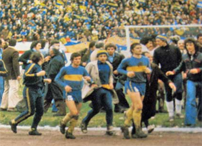 Vuelta olímpica en el Monumental en 1976